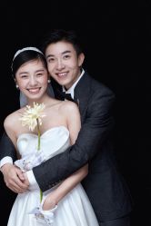 -雪中彩影婚纱摄影·微光艺术中心