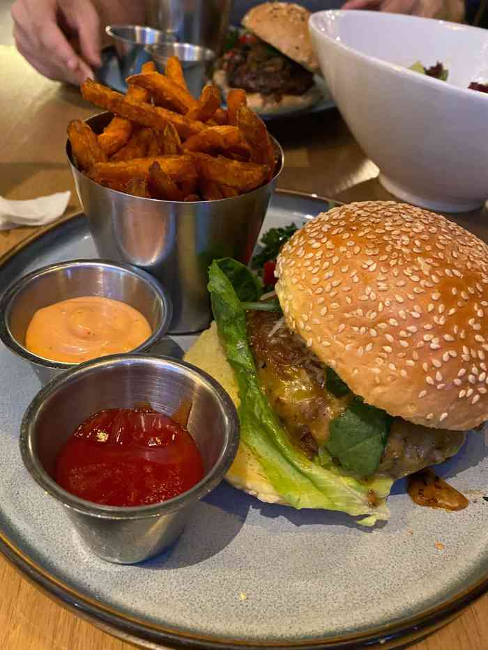 bluefrog蓝蛙(成都远洋太古里店)-"蓝蛙重新装修之后还是第一次来