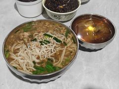 -正宗杨记普洱酸醋米线(总店)