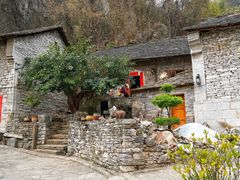 -高荡千年布依古寨旅游景区