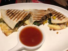 -玛格萝妮(汇智国际商业中心店)