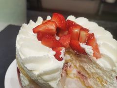 新鲜草莓蛋糕-索菲特酒店 · 云尚天际自助餐厅