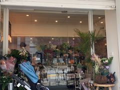 -FLOVIE FLORIST CAFE