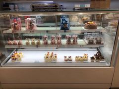 面包甜点陈列柜-好利来(曲江龙湖店)