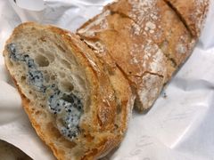 黑松露鱼子酱面包-Let's Taipei 非常烘焙(太古里店)