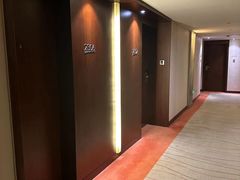 -上海浦东假日酒店