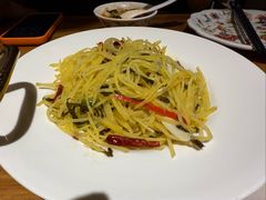 椒蒿土豆丝-胖老汉椒麻鸡清真新疆菜(西御街店)