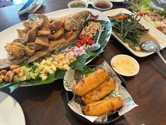 -Chom Cafe and Restaurant