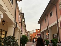 -佛罗伦萨小镇广佛名品奥特莱斯(疏港路店)