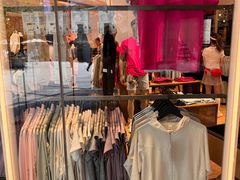 -lululemon(上海浦东IFC店)