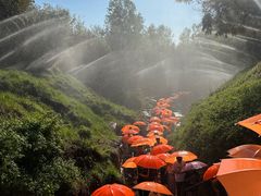 -雪山彩虹谷景区