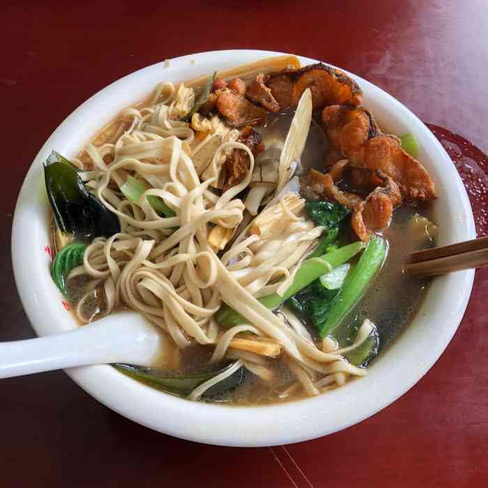 莲花香象山海鲜面馆-"朋友特别推荐来吃的,点得还比较丰盛,加了.