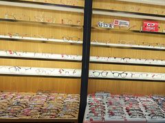 -优医视平价眼镜蔡司依视路折扣工厂店(德胜门店)