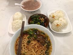 -李与白包子铺(桐梓林店)