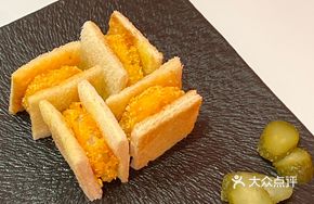 Bursting Shrimp Sandwich