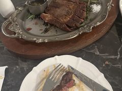 -LESCEDARS Brasserie Bistro香柏树