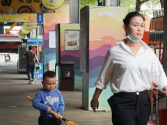 -三亚火车头万人海鲜广场