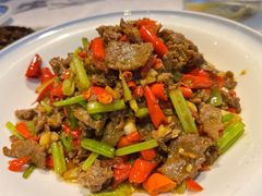 小炒黄牛肉-俏湘厨•地道湘菜(建华南路店)