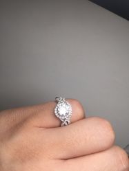 -威德钻石-克拉钻大本营(南京东路店)