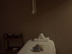 -灸春堂·艾灸·痛症·整脊连锁(之江银泰店)