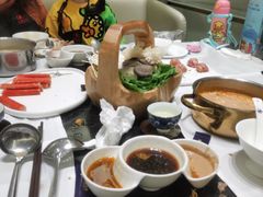 -红鼎豆捞·非遗鲍皇汤火锅(宝丰路店)