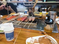 -哈尔滨小酒馆·鲜肉现穿自助烧烤(康新花园店)