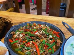 -老滇山寨•云南特色菜•地方菜•民族风情歌舞表演(金碧店)