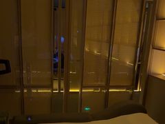 -涨巢·潮玩水疗局