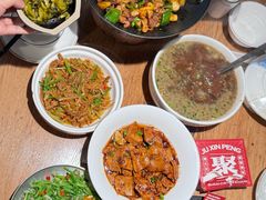 -聚鑫朋酸菜肥肠(九龙仓店)