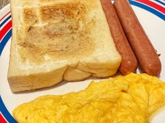 肠仔炒滑蛋配牛油西多士-敏华冰厅(天河城店)