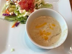 午市套餐餐汤和沙拉-澳美客(铜锣湾翡翠明珠广场店)