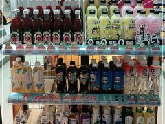 零售区-全家便利店(杭州龙翔桥地铁站店)