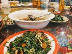 -闯关东东北农家菜(崂山石老人店)