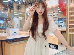 -三叶眼镜城批发市场(上海火车站店)