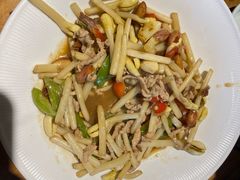 -头上红煨盐鸡·非遗院子餐厅