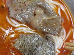 苗家红酸汤牛肉粉-俏凤凰(美林M·LIVE天地东座店)