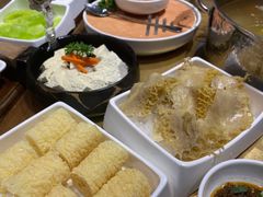 -左庭右院鲜牛肉火锅(金山万达店)