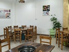 大堂-15年老字号鑫鑫猪肚鸡·椰子鸡海南火锅(兴隆华侨农场店)