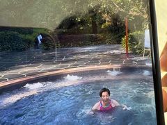 -腾冲洞山温泉村