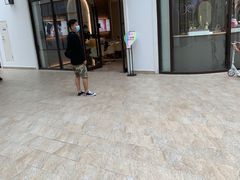 -URBAN REVIVO(北京斯普瑞斯奥特莱斯店)