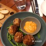 隐藏在平武路上的宝藏西餐厅，环境清幽，喝酒约会好去处