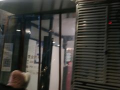 门面-毛辣果·贵州红酸汤牛肉火锅(西单店)