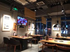 大堂-日进一片海.生腌海鲜火锅.宵夜烧烤(三里屯总店)