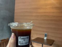 老广菠萝冰美式-CowCow其其·牛杂咖啡公司(六运店)