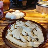 鲁大侠Ⅱ满满霓虹灯-味道超香的铁锅肥肠