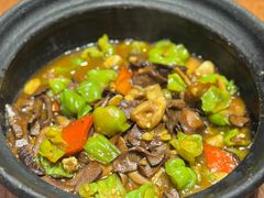 -老滇山寨•云南特色菜•地方菜•民族风情歌舞表演(金碧店)