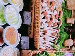 -雍容荟帝王蟹活龙虾展台自助(IFS黑金店)