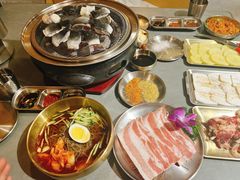 -围炉肉舍•炭烤活鳗•丹东海鲜烤肉(步行街店)