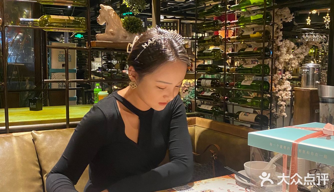 胡桃里真是只能图氛围感了