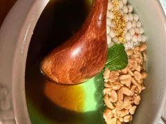 -吃饭皇帝大土家民族菜(荟聚店)